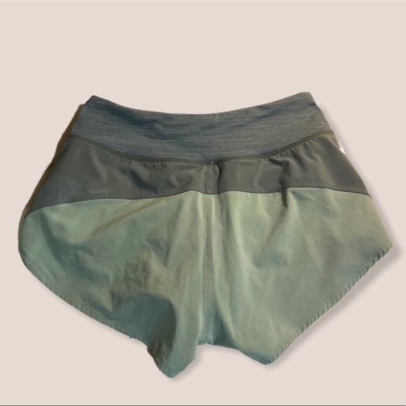 Outdoor voices Hudson shorts green pebbled forest - Picture 3 of 4